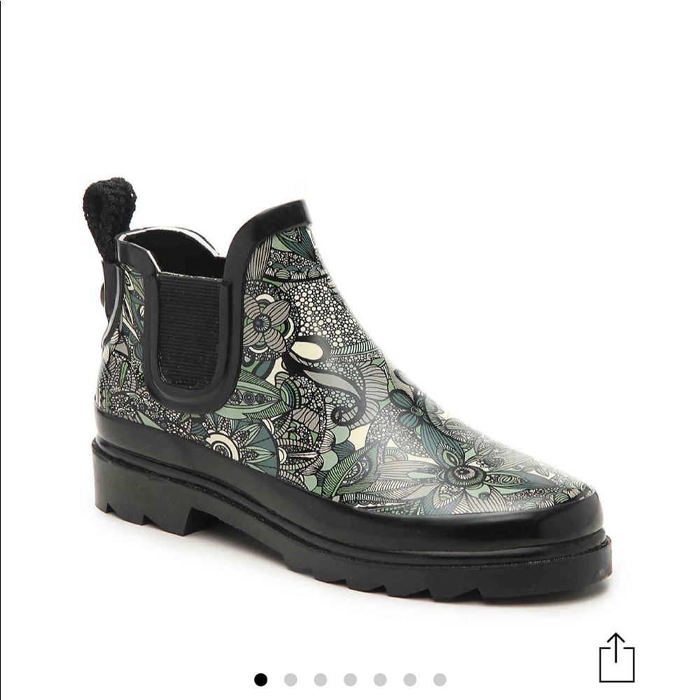 NWT! Sakroots Rhyme rain boots-size 10